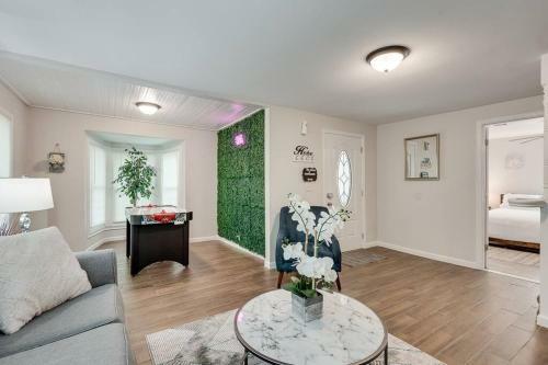 Luxurious And Spacious Gem In The Heart Of Atl