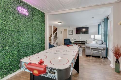 Luxurious And Spacious Gem In The Heart Of Atl