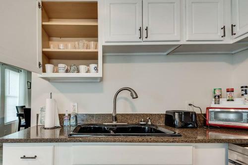 Luxurious And Spacious Gem In The Heart Of Atl