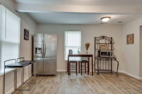 Luxurious And Spacious Gem In The Heart Of Atl