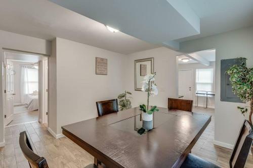 Luxurious And Spacious Gem In The Heart Of Atl