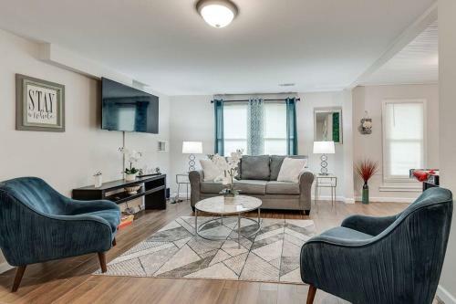 Luxurious And Spacious Gem In The Heart Of Atl
