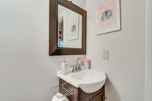 Luxurious And Spacious Gem In The Heart Of Atl