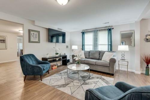 Luxurious And Spacious Gem In The Heart Of Atl