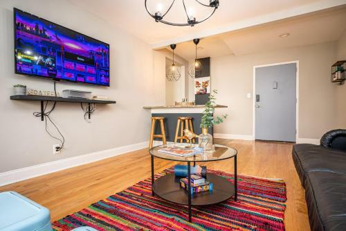 Downtown Atl Condo W Pool King Bed Lm1k2t