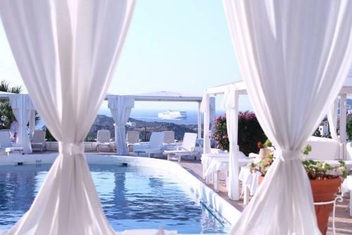 Porto Scoutari Romantic Hotel