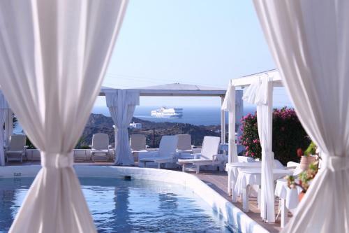 Porto Scoutari Romantic Hotel