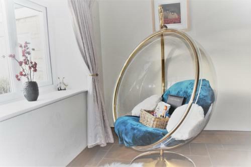 Peep-o-day-stylish 4bedroom Cottage With Dale View