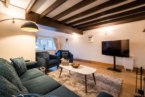 Peep-o-day-stylish 4bedroom Cottage With Dale View