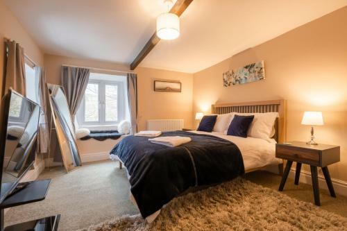 Peep-o-day-stylish 4bedroom Cottage With Dale View
