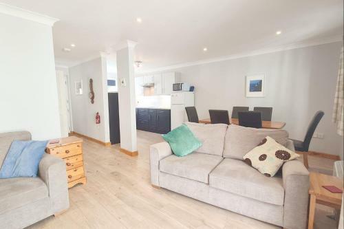 Primrose Cottage At Pendra Loweth
