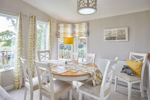 Host & Stay - Kingfisher Lodge