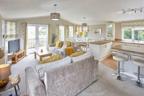 Host & Stay - Kingfisher Lodge