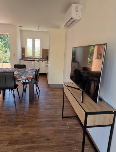 Tr�s Jolie Villa � 10 Minutes De La Plage :