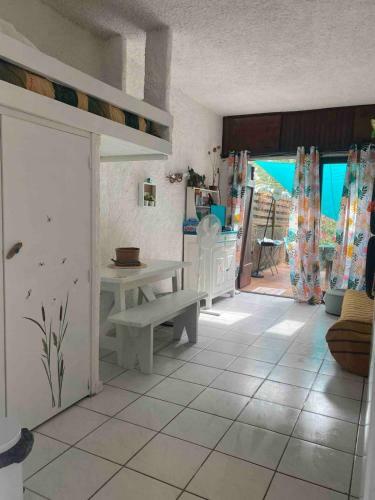 Apartamento Nice Cocoon With Terrace Near The Sea