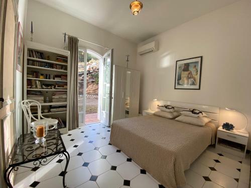 Hostal Villa Les Palmiers