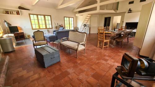 Le Ranch: Grande Villa Acc�s Priv� � La Rivi�re