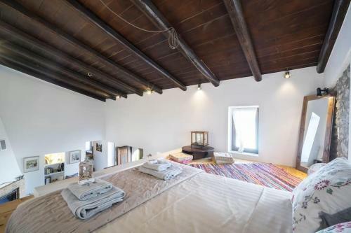 Comfy Rural Loft Retreat