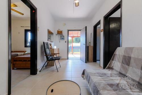 The Serene Cottage On Private Land, Netflix, Nova
