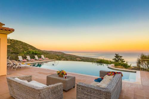 Villa Mirsini By Villa Plus