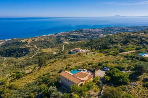 Villa Mirsini By Villa Plus