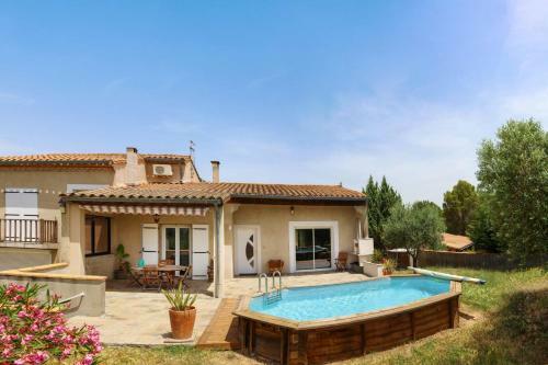 Bright 180 M With Garden-terrace And Pool