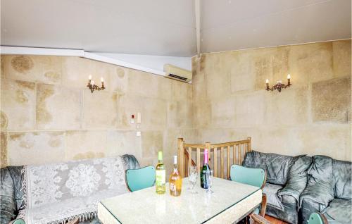 Amazing Home In Carcassonne With Wifi And 2 Bedrooms