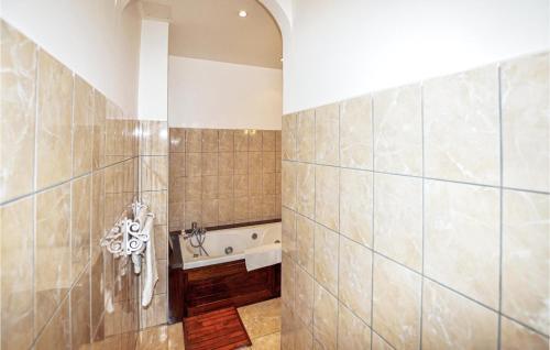 Amazing Home In Carcassonne With Wifi And 2 Bedrooms