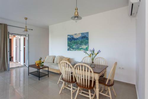 Hillside Seaview Apartment