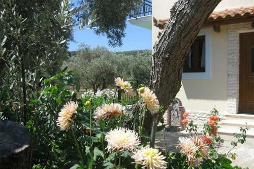 Christina Villa Near Stafylos Beach