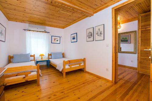 Spiti Ena