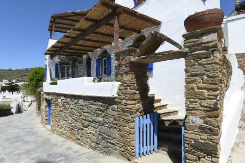 Villa Evilion Traditional House