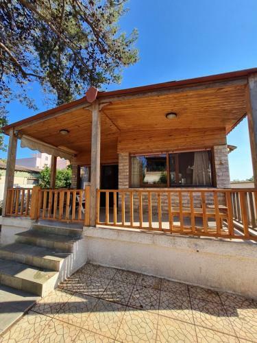 Varkiza Chalet