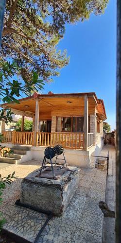 Varkiza Chalet