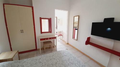 Ameli Apartment With Mountain View And Private Parking