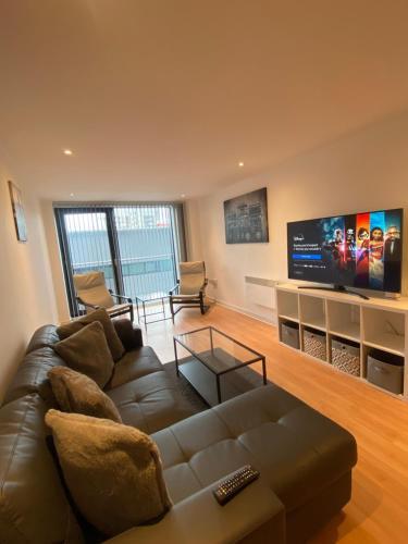 Secc&hydro Beautiful 2br Apartment With Free Parking