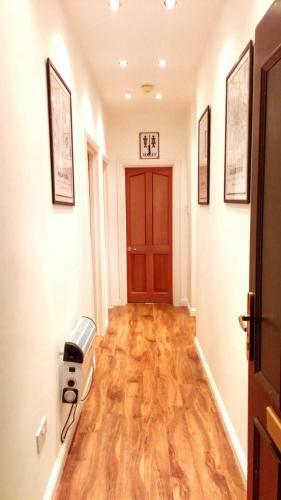Glasgow's Ideal Modern Strathbungo Apartment