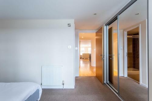 Modern 2-bed Apartment - City Centre - Free Parking