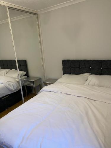 2 Bed Contemporary Apartment Glasgow Free Parking Netflix Sleeps 4