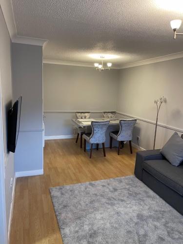 2 Bed Contemporary Apartment Glasgow Free Parking Netflix Sleeps 4