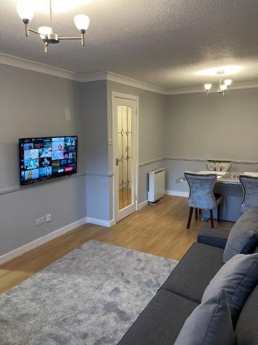 2 Bed Contemporary Apartment Glasgow Free Parking Netflix Sleeps 4