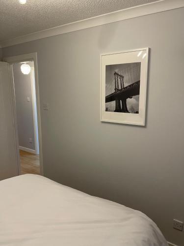 2 Bed Contemporary Apartment Glasgow Free Parking Netflix Sleeps 4