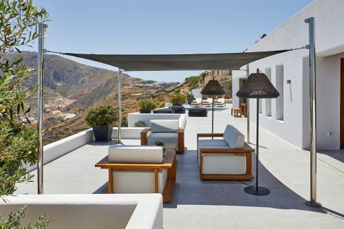 Kamini White I Villa