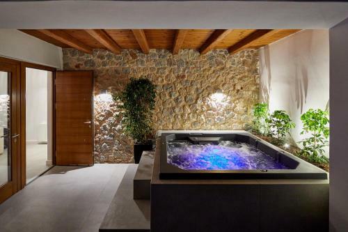 Kamini White I Villa