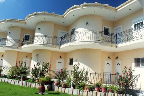 Ilektra Apartment Red
