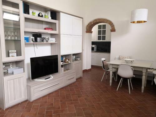 Appartamento Indipendente Con Piscina E Giardino