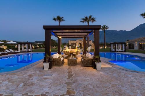 Villa Paralia Beachfront Residence