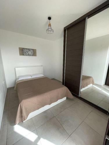 Plum Tree Apartment With Panoramic Views