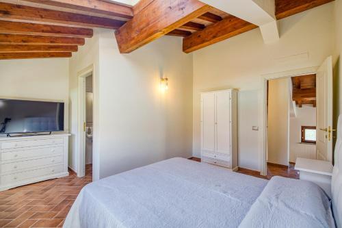Apartamento Bright Apt With Terrace And Shared Pool