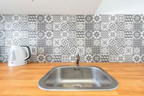 Guestready - Sunny & Spacious 2br Home